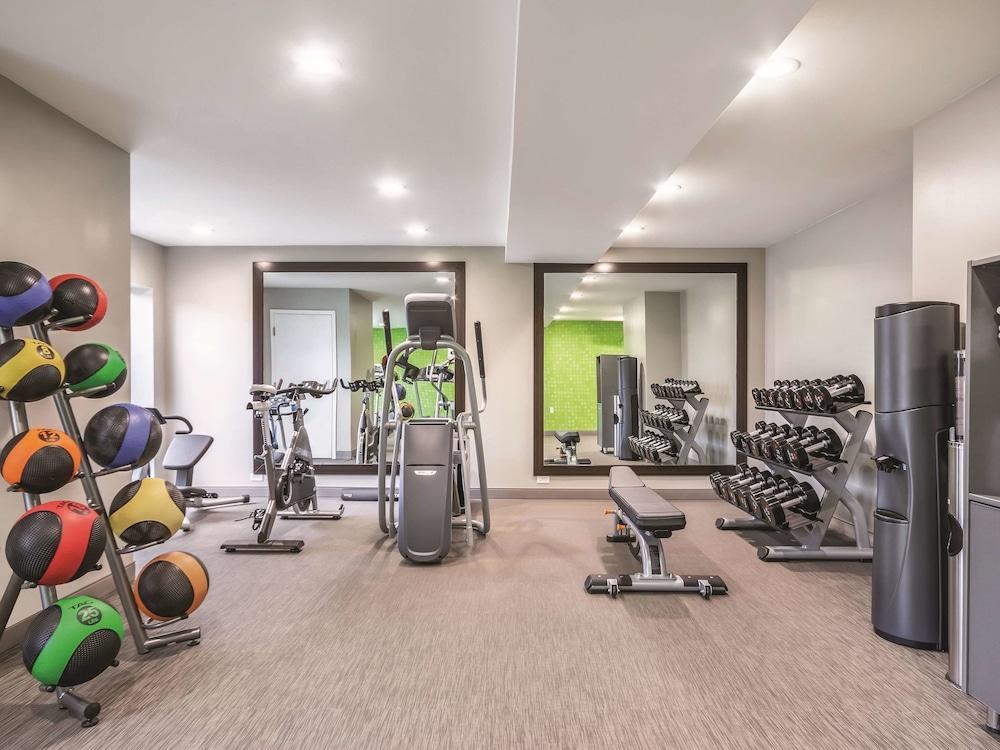 La Quinta By Wyndham Hartford Bradley Airport Hotell Windsor Locks Exteriör bild