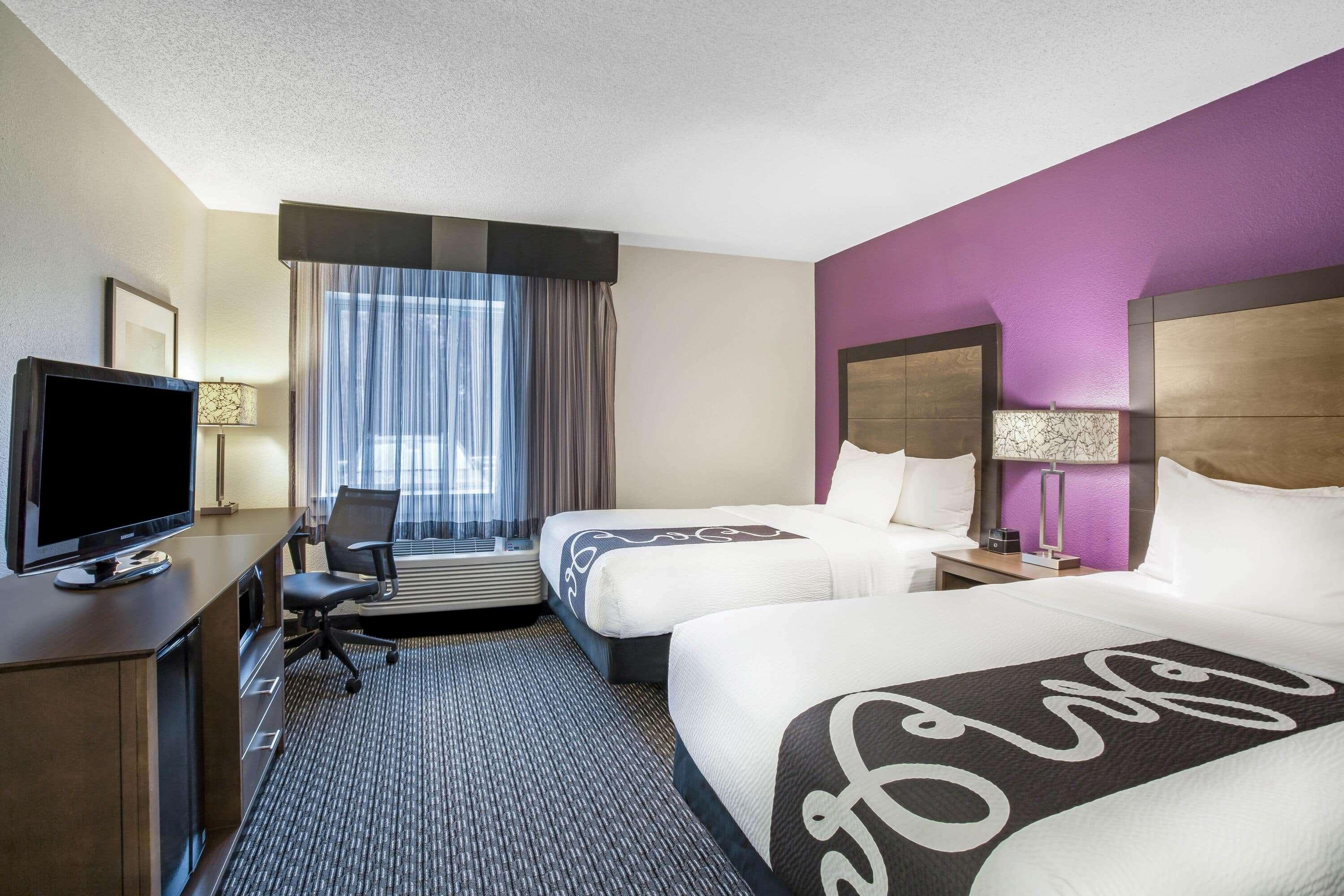 La Quinta By Wyndham Hartford Bradley Airport Hotell Windsor Locks Exteriör bild