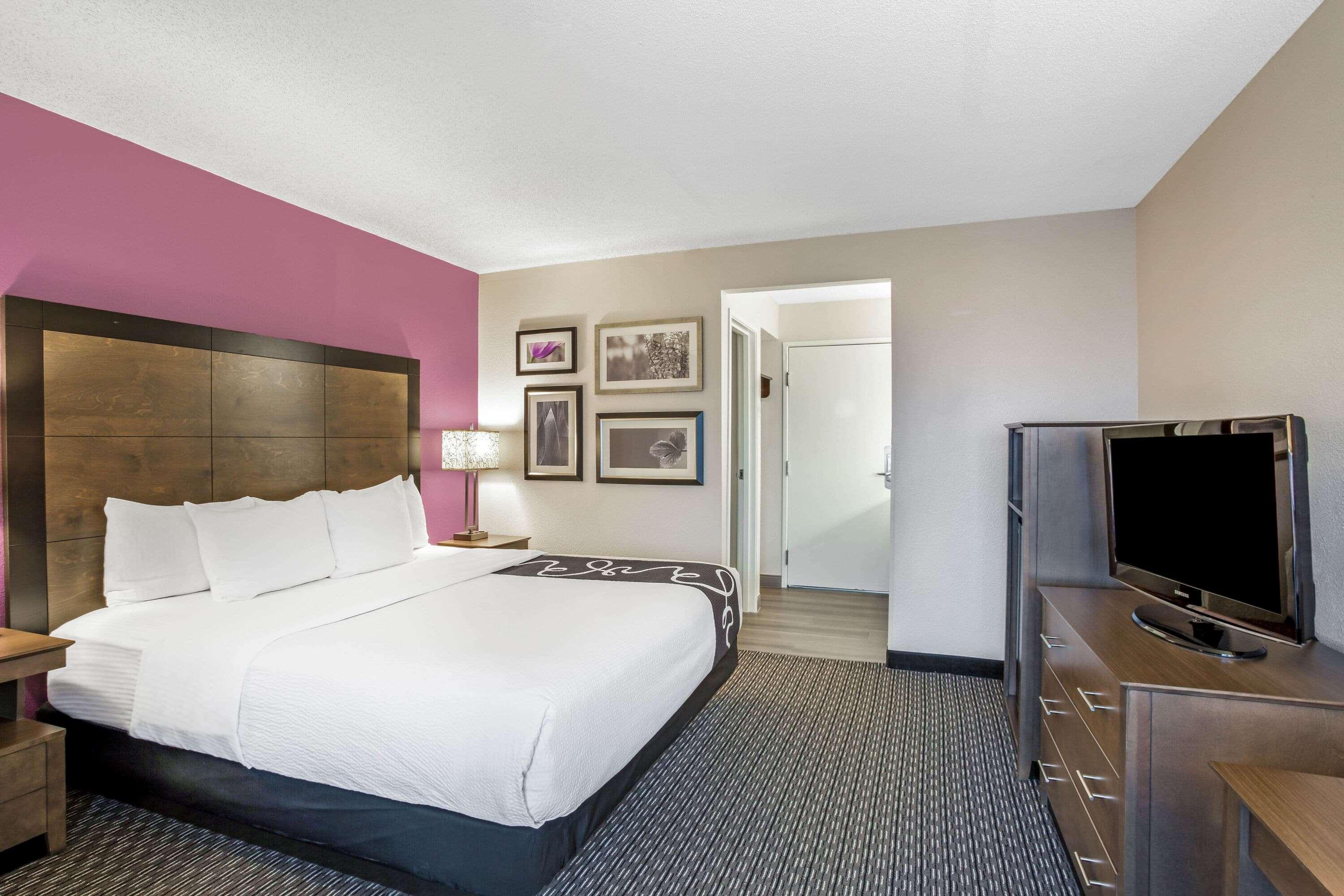 La Quinta By Wyndham Hartford Bradley Airport Hotell Windsor Locks Exteriör bild
