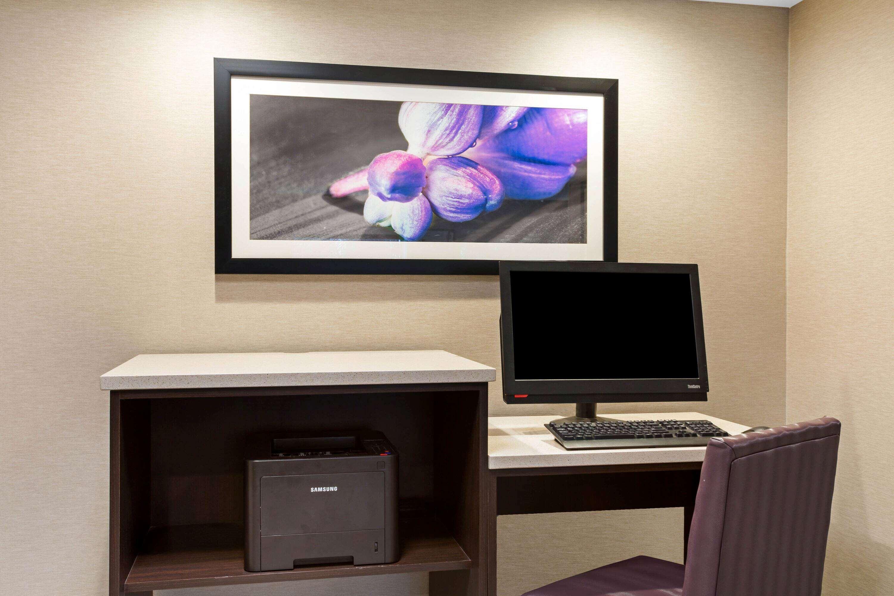 La Quinta By Wyndham Hartford Bradley Airport Hotell Windsor Locks Exteriör bild