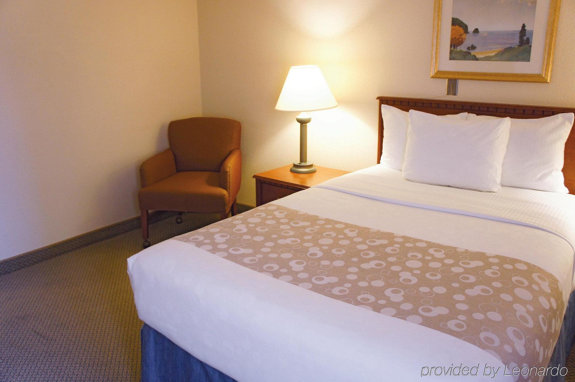 La Quinta By Wyndham Hartford Bradley Airport Hotell Windsor Locks Exteriör bild