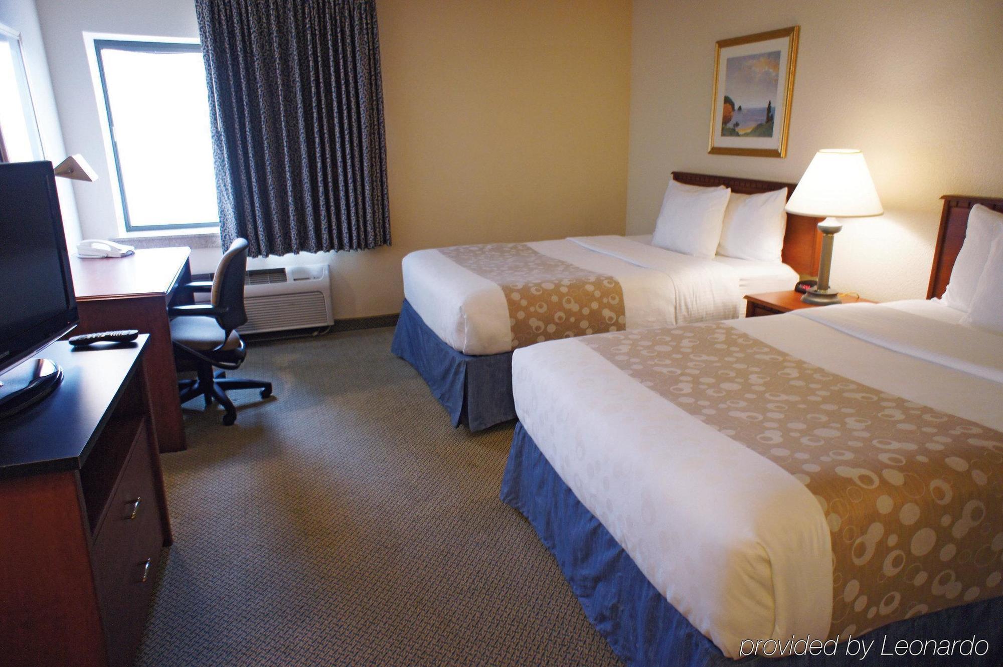 La Quinta By Wyndham Hartford Bradley Airport Hotell Windsor Locks Exteriör bild