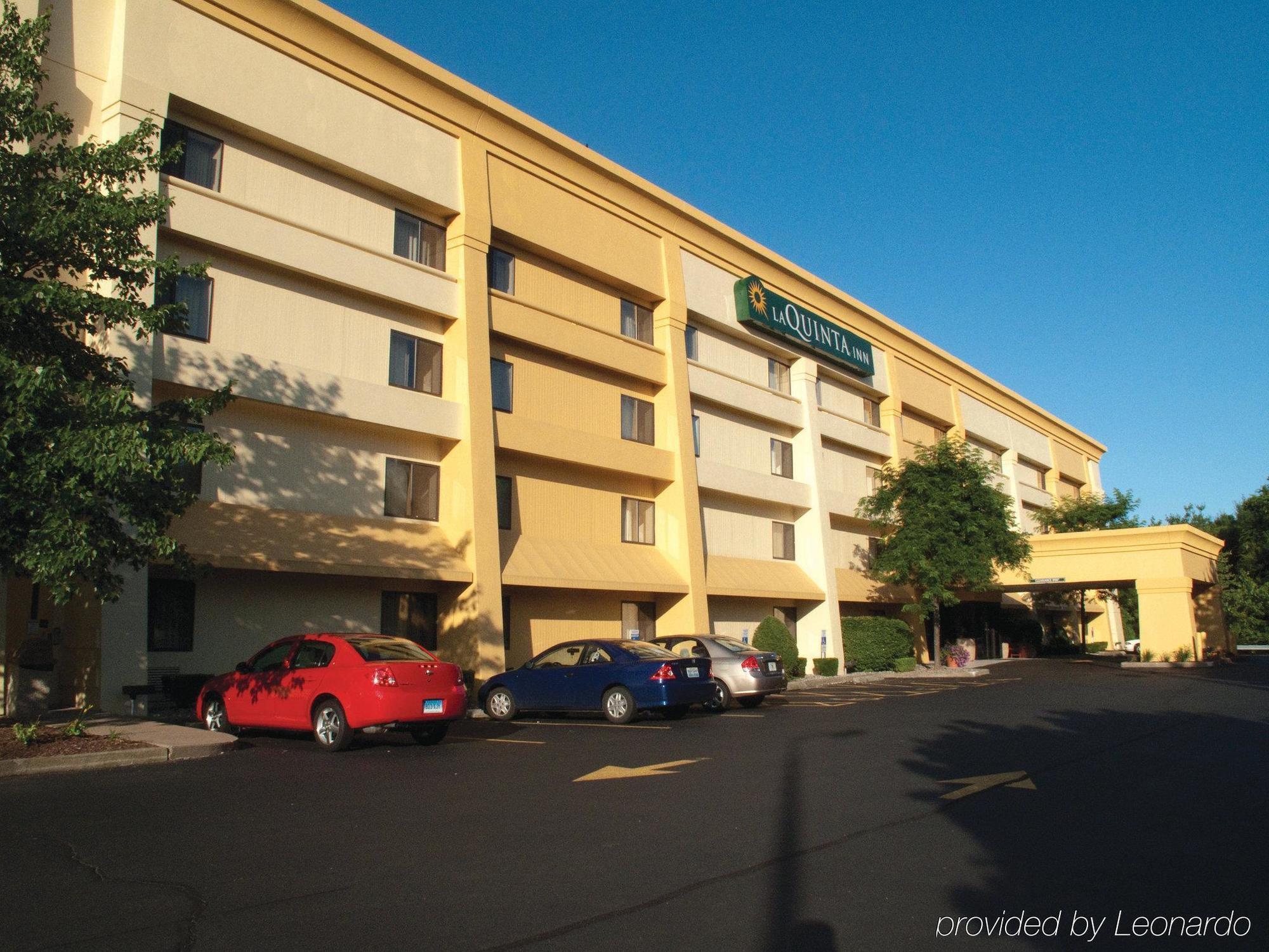 La Quinta By Wyndham Hartford Bradley Airport Hotell Windsor Locks Exteriör bild