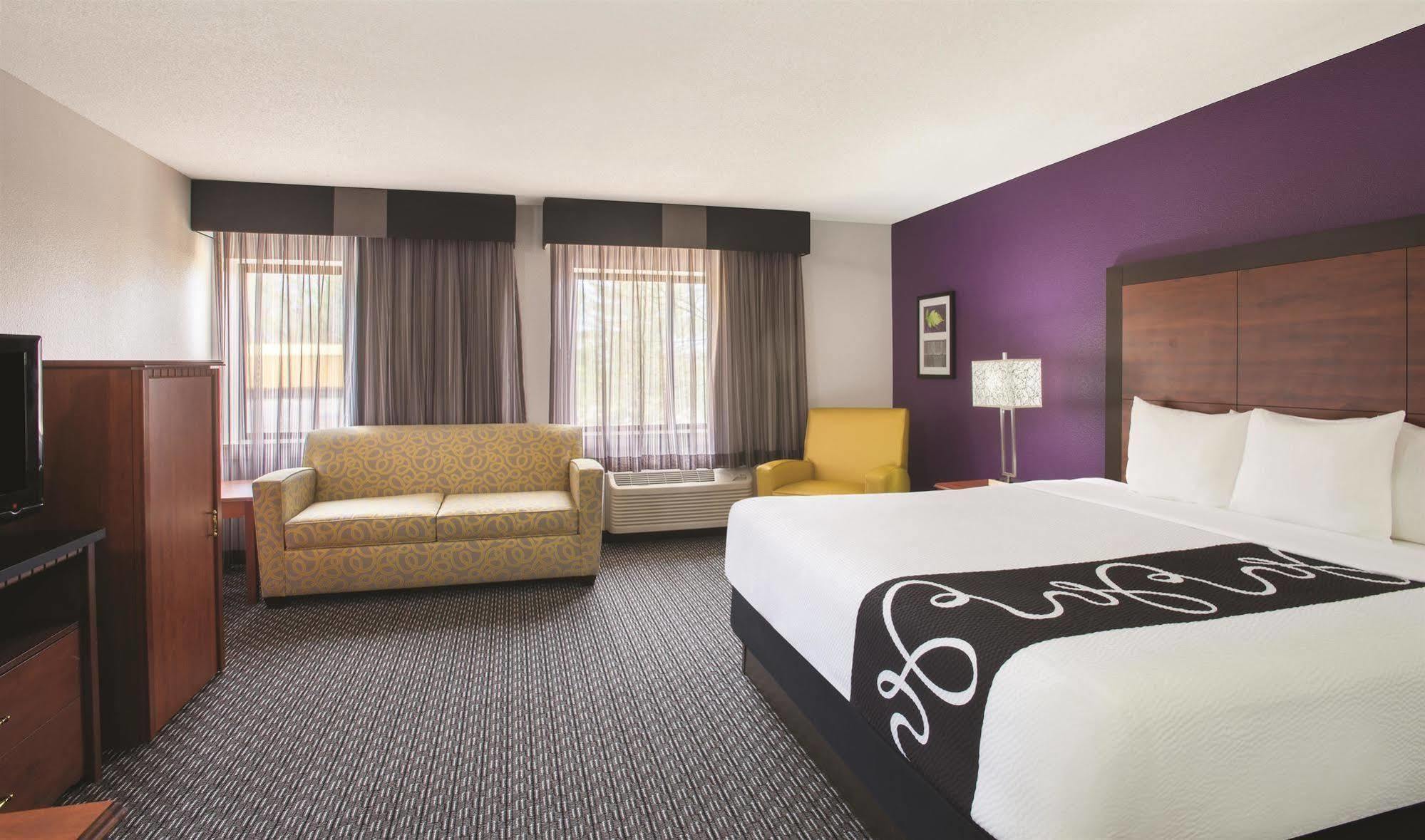 La Quinta By Wyndham Hartford Bradley Airport Hotell Windsor Locks Exteriör bild