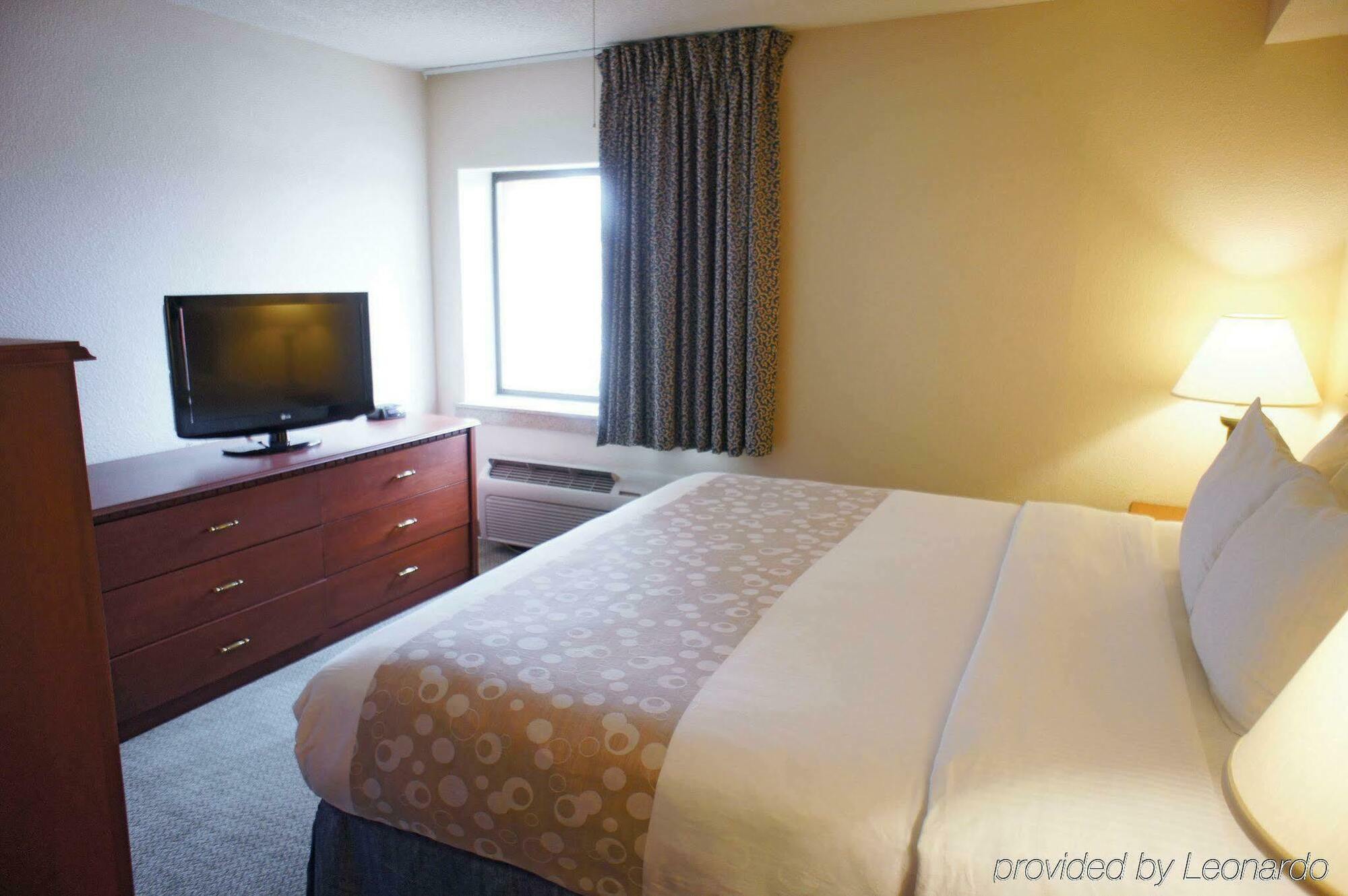 La Quinta By Wyndham Hartford Bradley Airport Hotell Windsor Locks Exteriör bild